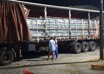 Equipes da Sefaz flagram transporte de adubo sem documentação fiscal