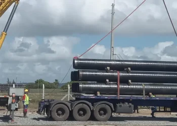 Projeto de interligação do Terminal de GNL da Eneva à malha da TAG evolui com o recebimento dos primeiros tubos para o gasoduto