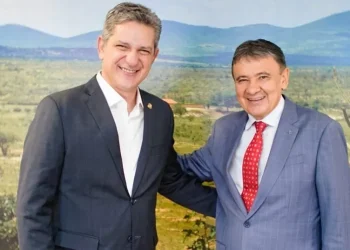 Senador Rogério Carvalho se reúne com ministro das Cidades e com secretário executivo do Ministério da Saúde