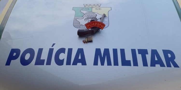 Polícia Militar prende homem por porte ilegal de arma de fogo em Santa Rosa de Lima