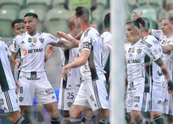 Atlético-MG atrasa pagamento de 13º salário, férias e imagem do elenco