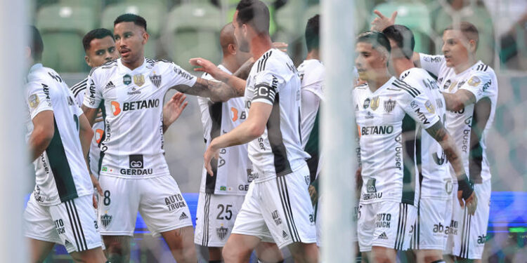 Atlético-MG atrasa pagamento de 13º salário, férias e imagem do elenco