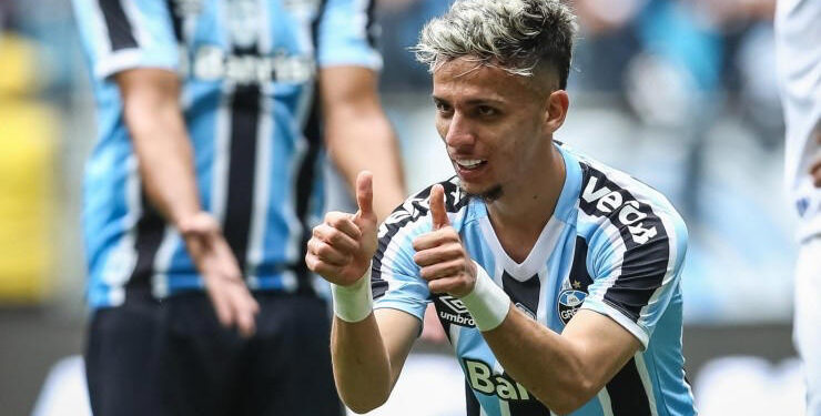 Atacante recusa o Fluminense após pedido de Diniz e ligação de Fred: “Receio por causa da reação da torcida”