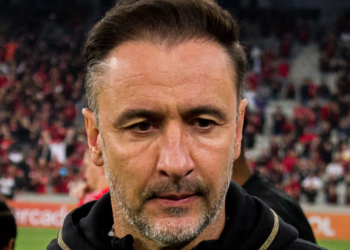 “Burrice total do professor pardal”; Torcida do Flamengo ‘joga na cara’ atitude de VP que custou o título da Supercopa