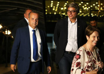 Michelle vai a jantar do PL e Bolsonaro manda recado dos EUA: Meu projeto é ‘imorrível’