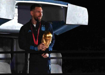 PSG prepara proposta “irrecusável” para renovar com Messi, diz jornal