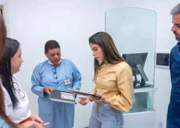 Yandra Moura visita CAISM e fala em parceria através do mandato