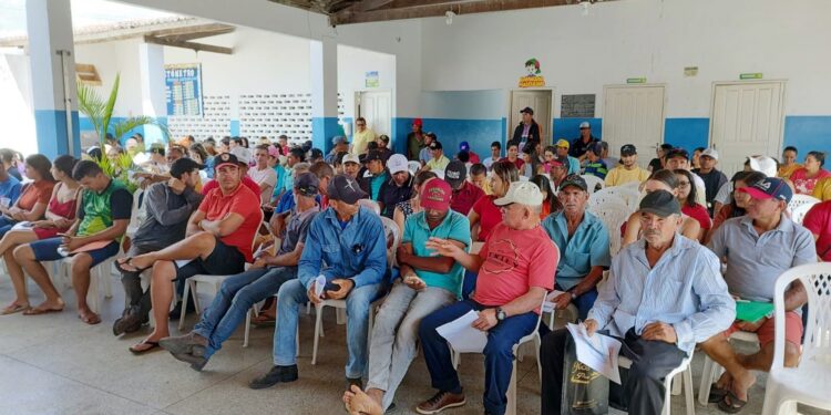 Governo de Sergipe entrega últimos cartões do Programa Mão Amiga Pró-Sertão Bacia Leiteira 2022/2023