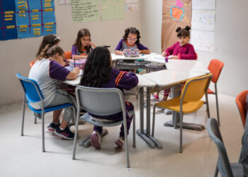 Veja 5 dicas de como os pais podem ajudar os alunos na retomada dos estudos