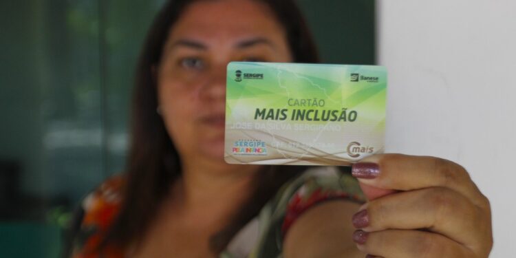 Governo de Sergipe paga parcela de janeiro do Cartão CMais para cerca de 15 mil famílias