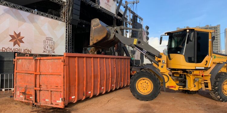Réveillon 2023: Emsurb recolhe mais de 40 toneladas de resíduos após o evento