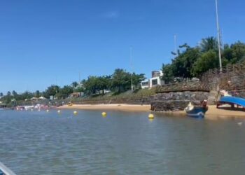 Prefeitura de Aracaju vistoria áreas de balizamento náutico no rio Vaza-Barris