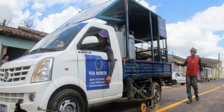 Prefeitura de Estância realiza sinalização viária das Ruas Bela Vista e Sergipe