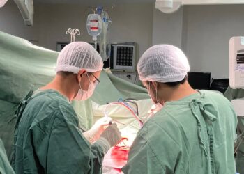 Hospital de Cirurgia realiza neurocirurgia com paciente acordado com auxílio inédito em Sergipe de equipe multidisciplinar