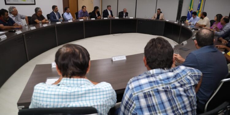 Deputados participam de reunião com carcinicultures do Baixo São Francisco