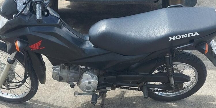Polícia Civil recupera motocicleta roubada em Itabaiana