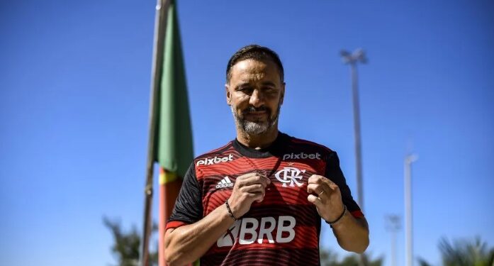 Ex-técnico do Corinthians, Vitor Pereira diz que acertou com Flamengo para lutar por títulos