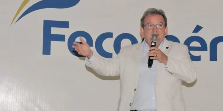 Pessoas com menor escolaridade são as mais endividadas em Sergipe, diz levantamento da Fecomércio