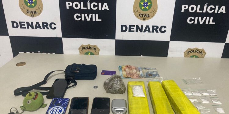 Denarc prende três suspeitos por tráfico de drogas em Aracaju