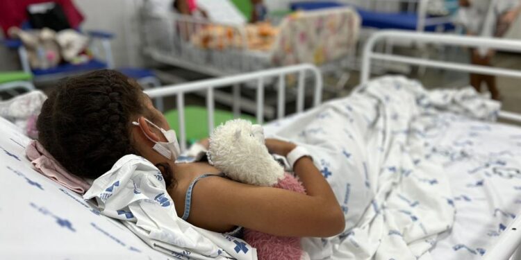 Hospital da Criança alerta para cuidados com a pele infantil durante o verão