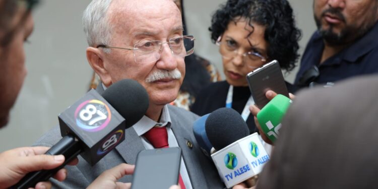 Em coletiva, presidente apresenta ações realizadas na Alese