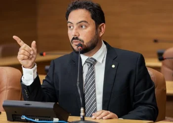 Deputado Saulo Vieira protocola projeto que regulamenta Cannabis Medicinal