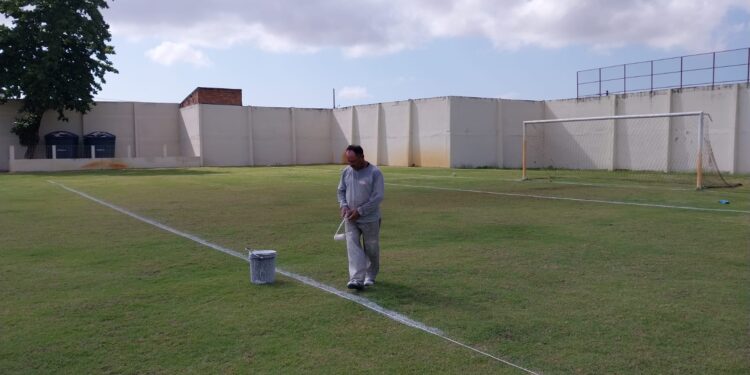 Prefeitura amplia ações de manutenção em praças esportivas de Aracaju