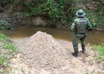 Polícia Militar flagra extração ilegal de areia em Itaporanga D’Ajuda