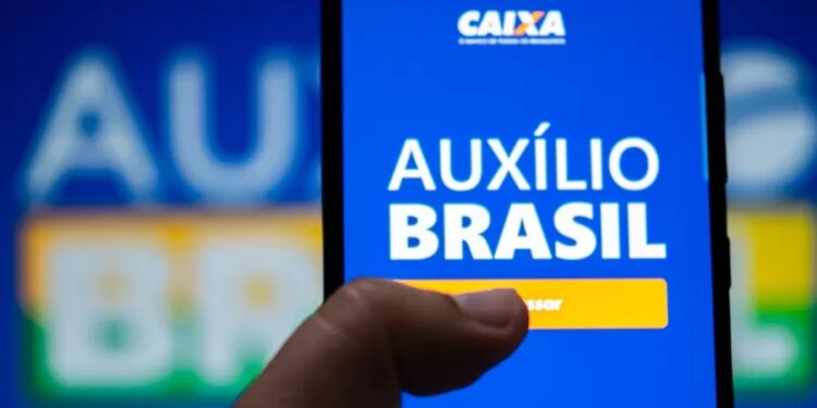 Divulgado calendário de pagamentos do Auxílio Brasil para 2023