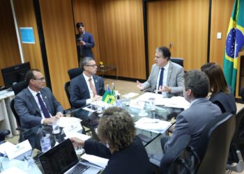 Fábio discute demandas de educação e trabalho em Sergipe com os ministros Camilo Santana e Luiz Marinho