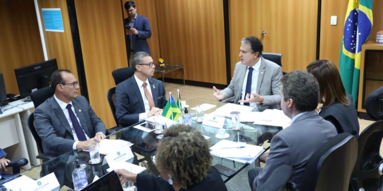 Fábio discute demandas de educação e trabalho em Sergipe com os ministros Camilo Santana e Luiz Marinho