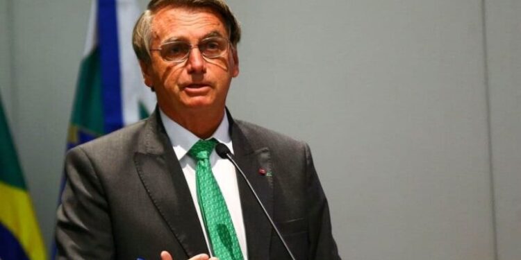 Jair Bolsonaro é hospitalizado nos Estados Unidos com dores abdominais