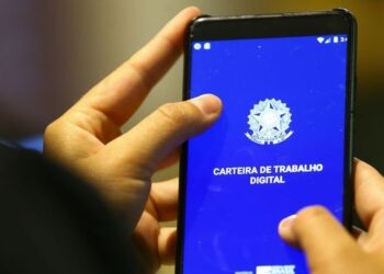 Brasil cria 2 milhões de empregos com carteira assinada em 2022