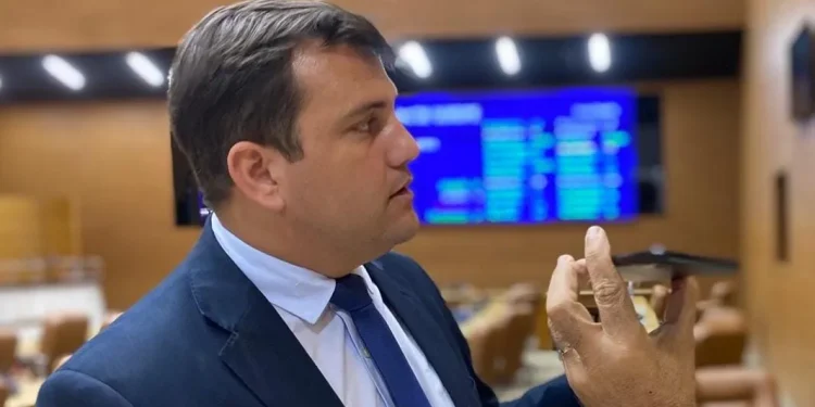 Marcos Oliveira alerta para perda de 600 empregos caso fábrica feche em Frei Paulo