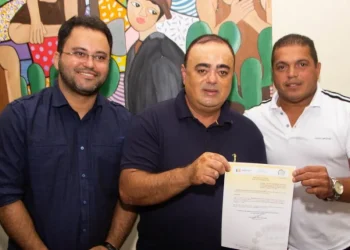 Prefeito Cristiano Viana empossa novo secretário de Esporte em Simão Dias