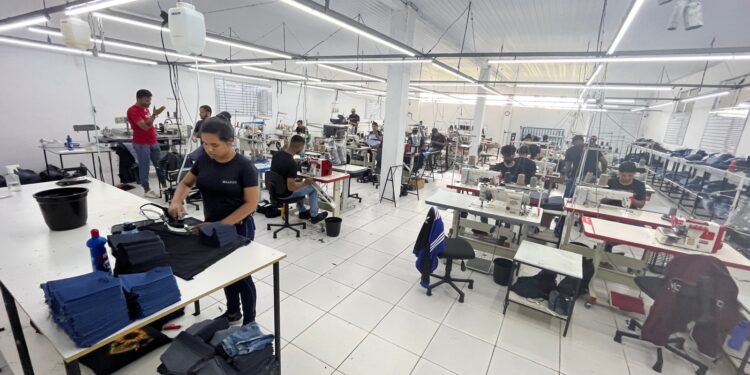 Senac/SE inicia articulação para levar cursos profissionalizantes para setor têxtil do centro sul sergipano