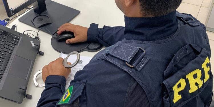 PRF prende, em Sergipe, homicida foragido da Justiça de Alagoas