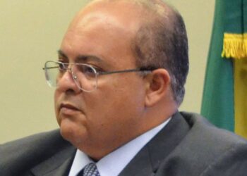 Moraes afasta governador do Distrito Federal por 90 dias