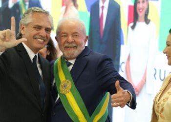 Lula vai estrear agenda internacional com viagem à Argentina