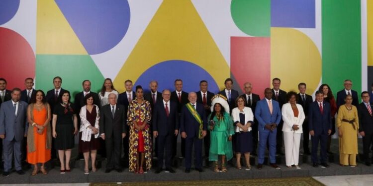 Conheça os 37 ministros que vão compor o Governo Lula