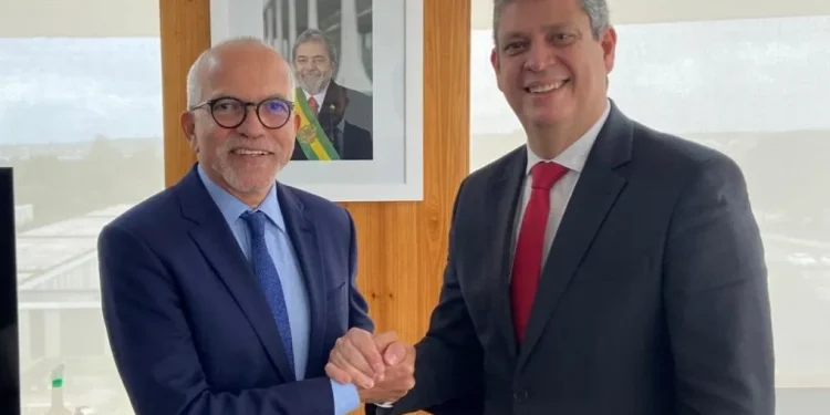 Prefeito Edvaldo leva a ministro da Secretaria-Geral da Presidência demandas das cidades brasileiras