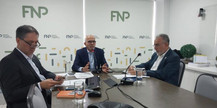 Presidida por Edvaldo, FNP emite nota de repúdio contra atos terroristas em Brasília