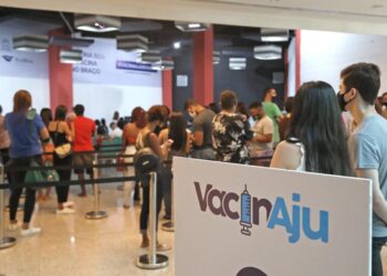 Aracaju completa dois anos de vacinação contra covid com 1,7 mi de doses aplicadas