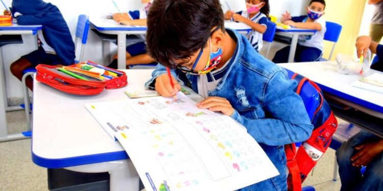Aracaju celebra Dia Internacional da Educação com avanços na alfabetização