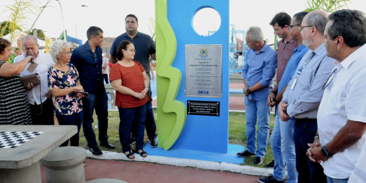 Prefeitura de São Cristóvão entrega urbanização da Praça Romualdo Prado