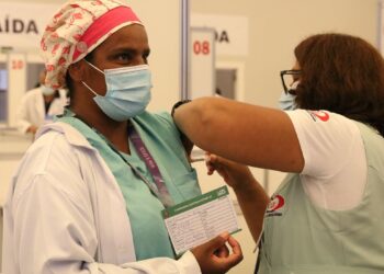 Covid-19: quase 69 milhões estão com a dose de reforço atrasada
