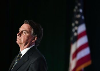 Bolsonaro diz que volta ao Brasil nas próximas semanas