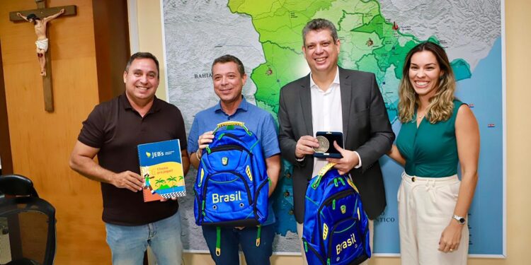 Fábio e Márcio Macedo discutem realização de Jogos Escolares Brasileiros em Sergipe