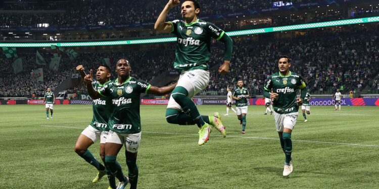 Mesmo desperdiçando dois pênaltis, Palmeiras vence Inter de Limeira