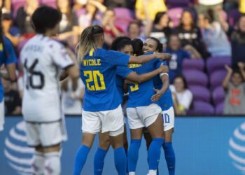 Marta desequilibra e Brasil derrota Japão em torneio amistoso